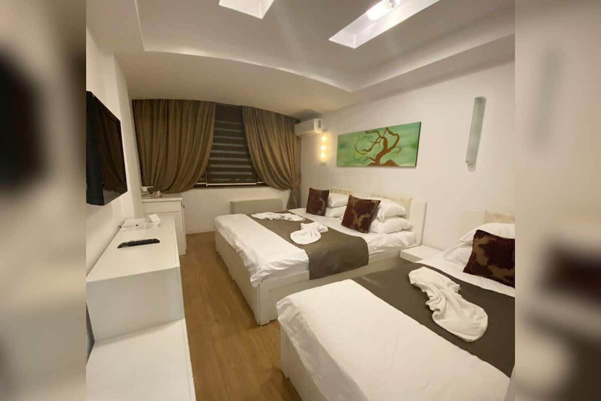 Comfort Triple Room | 1 bedroom, premium bedding, desk, laptop workspace