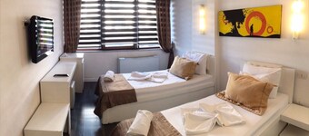 Hotel Theranda