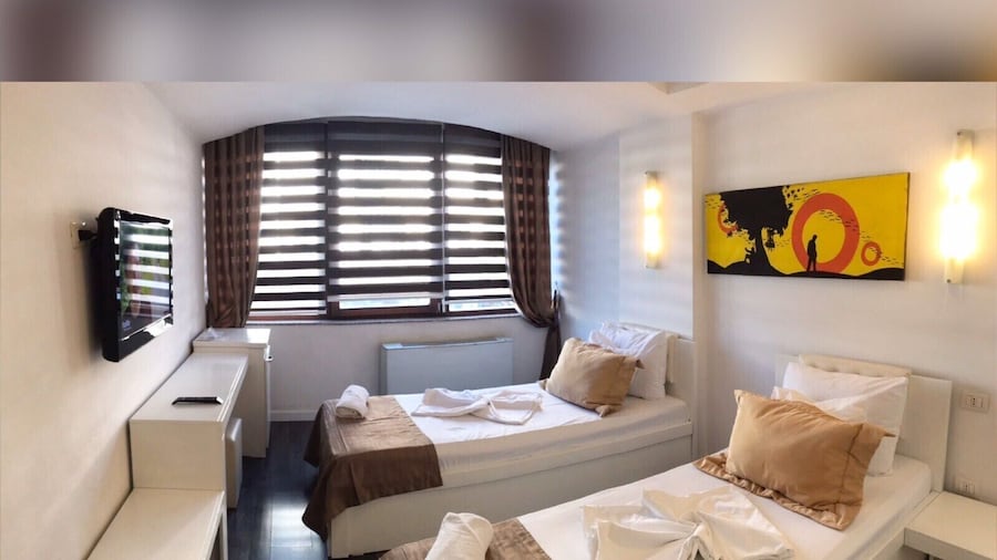Hotel Theranda