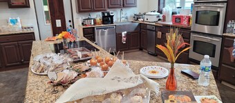 Beautiful Ranch Barndominium-4 bedrooms Activities/experience offered