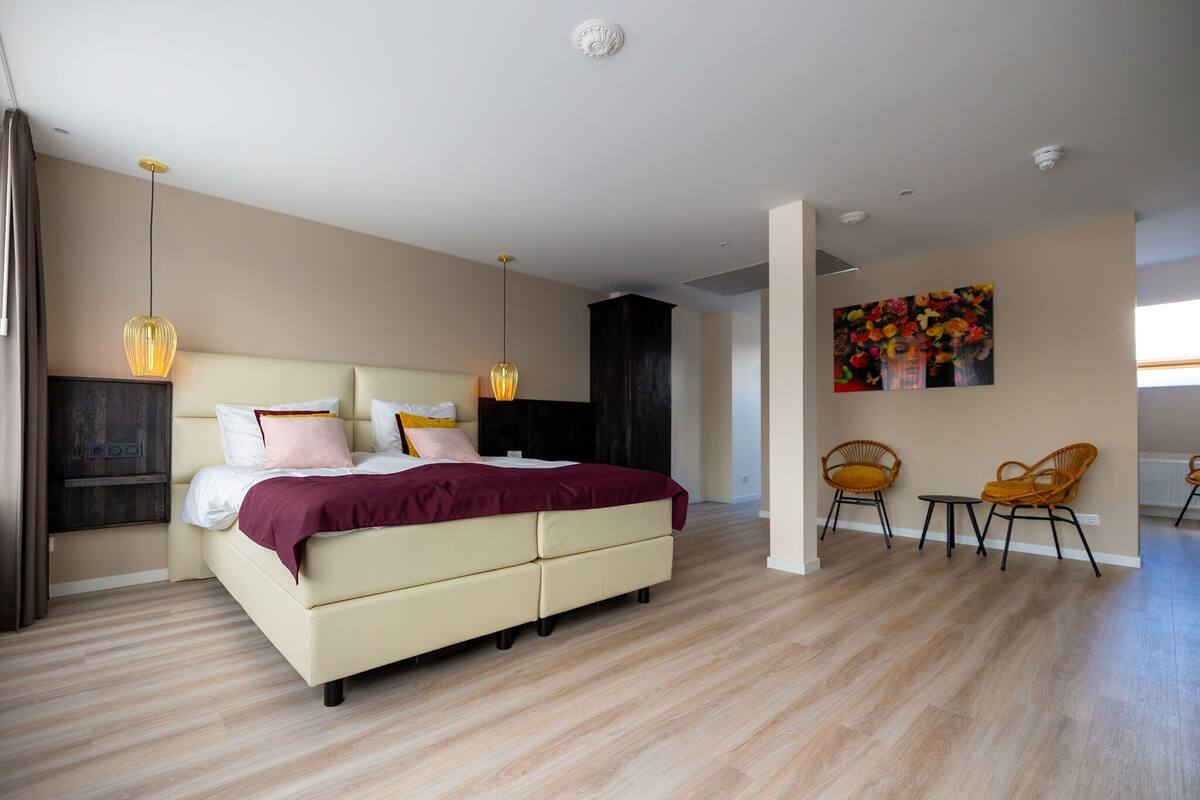 Memory foam beds, in-room safe, blackout drapes, iron/ironing board