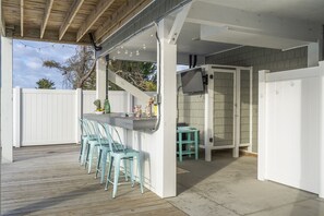 Terrace/patio - Kind Of A Big Deal at Holden Beach, Private home with pool and elevator (Holden Beach)