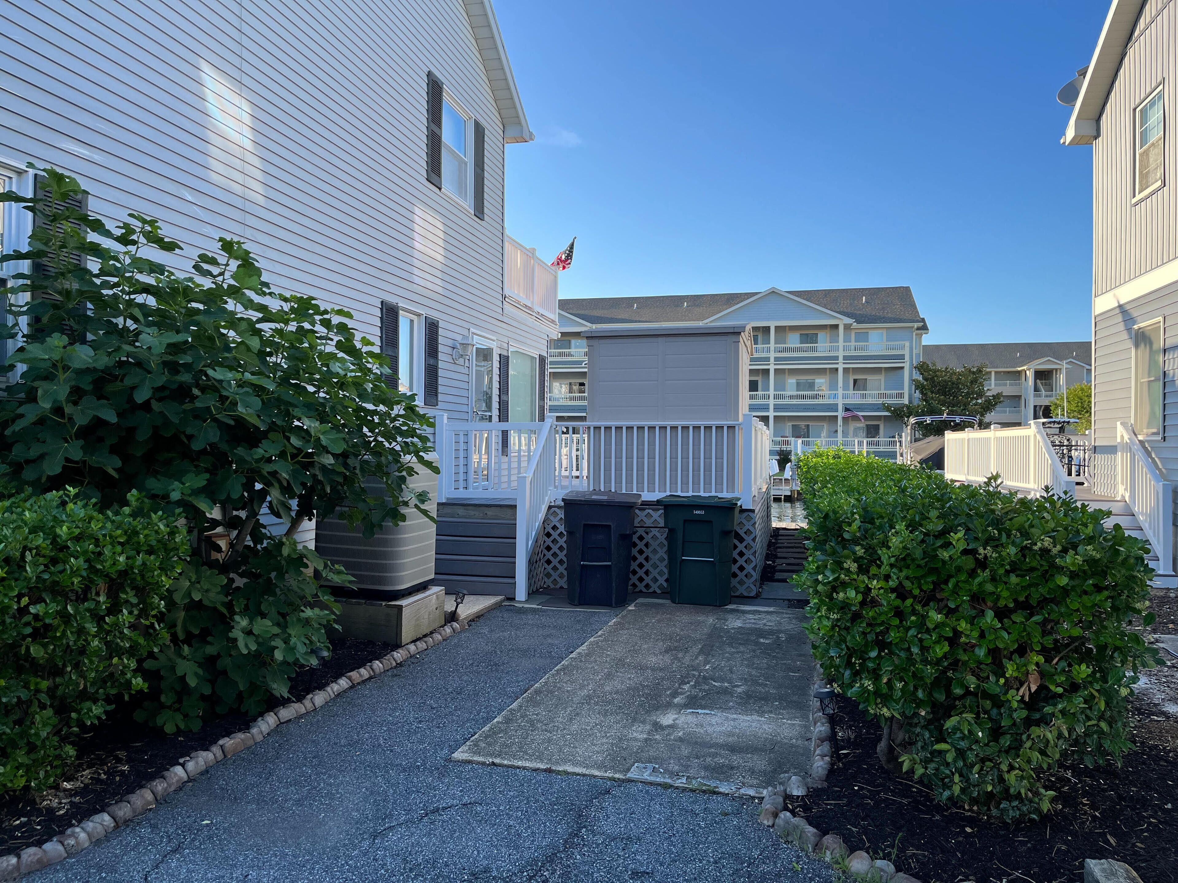 Cozy 3 bedroom Townhome in North Ocean City on the bay!