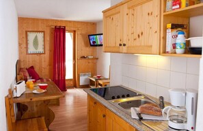 Kühlschrank, Mikrowelle, Geschirrspüler
