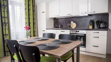 Kühlschrank, Ofen, Herdplatte, Geschirrspüler