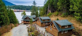 Orca Cabin I Wild Pacific Trail I Pets I Big Beach