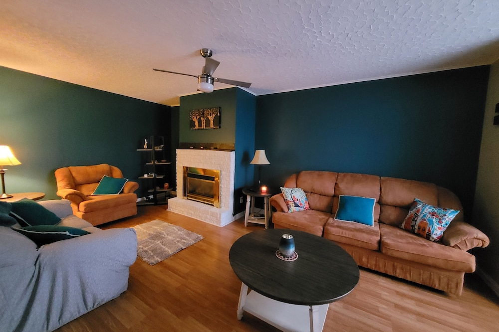 Cute historical home - 5 minute walk to downtown