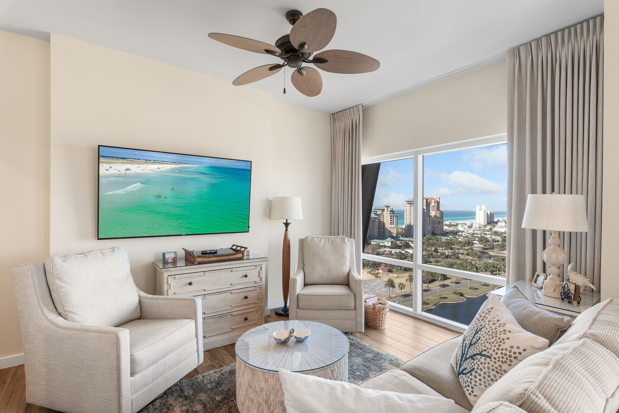 *Winter Special* ~ Gulf Views ~ Wraparound Balcony ~ Kitchen ~ Resort Pool