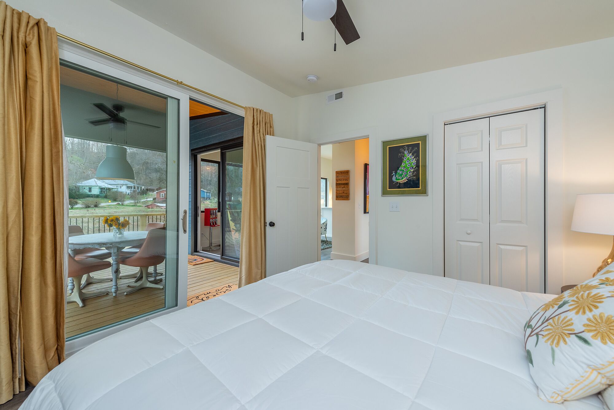 Reflections on Mill Creek | Hot Tub & Walking Distance to Old Fort!