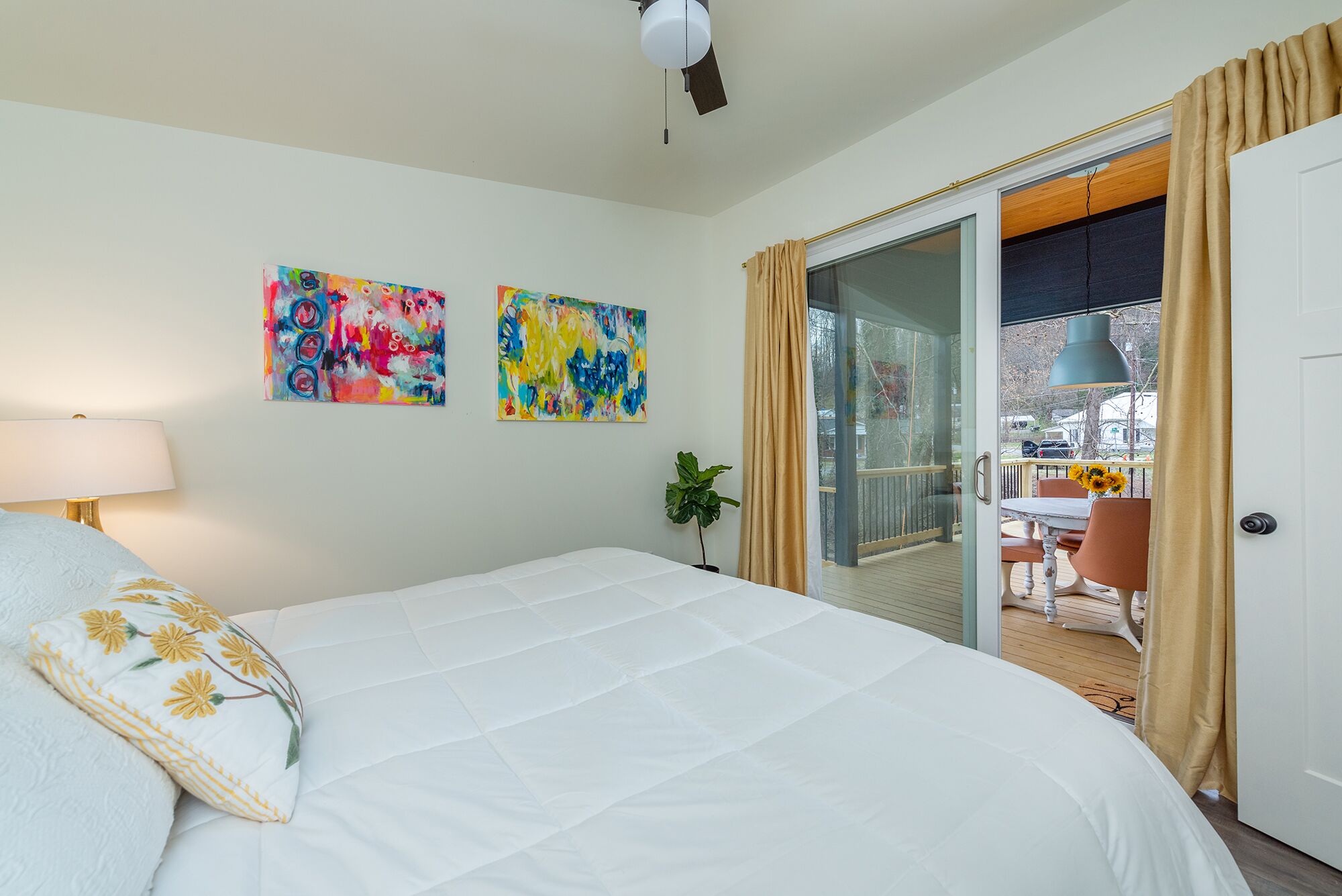 Reflections on Mill Creek | Hot Tub & Walking Distance to Old Fort!