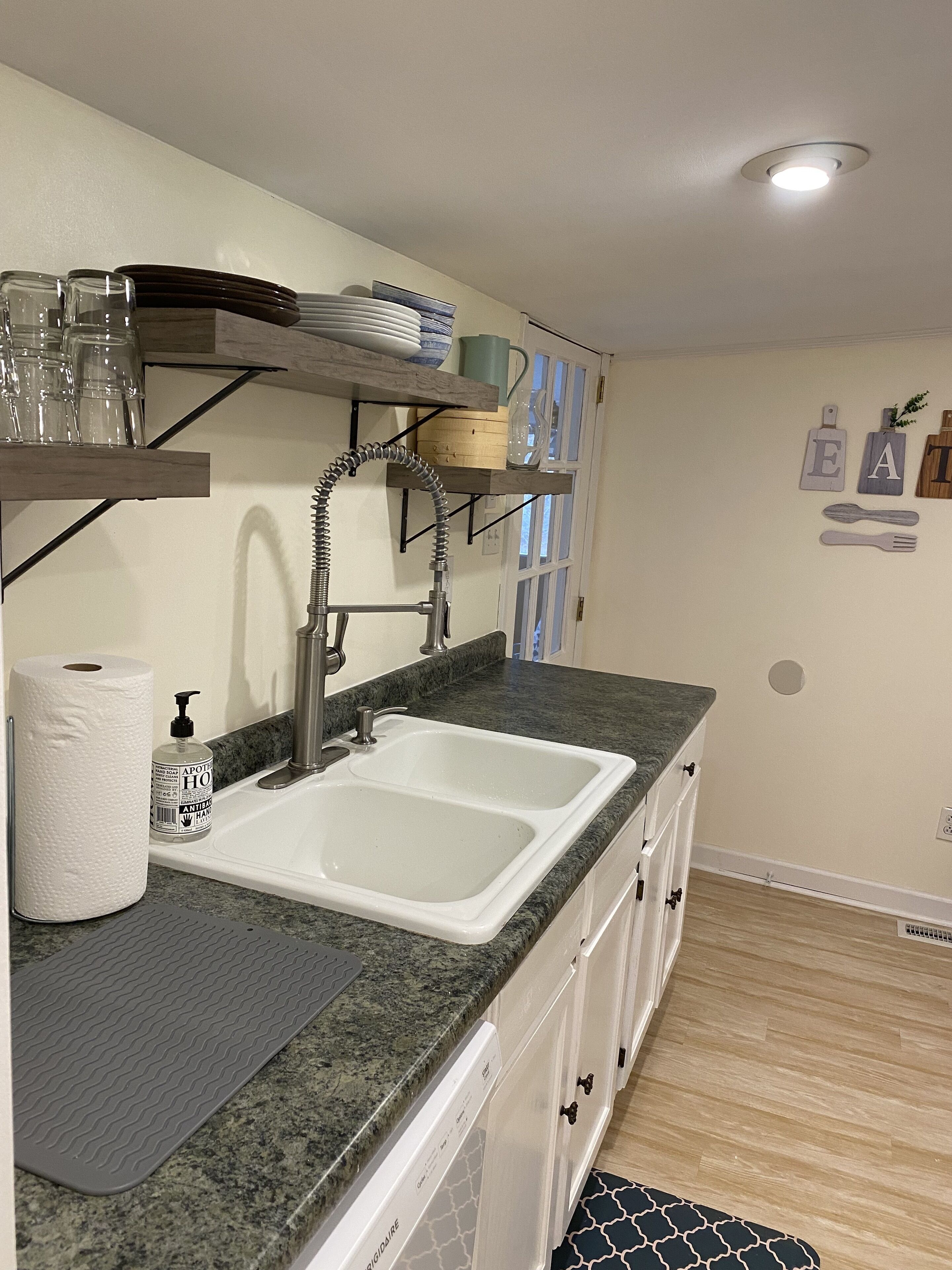 Simple comfort close to Winston & Vineyards