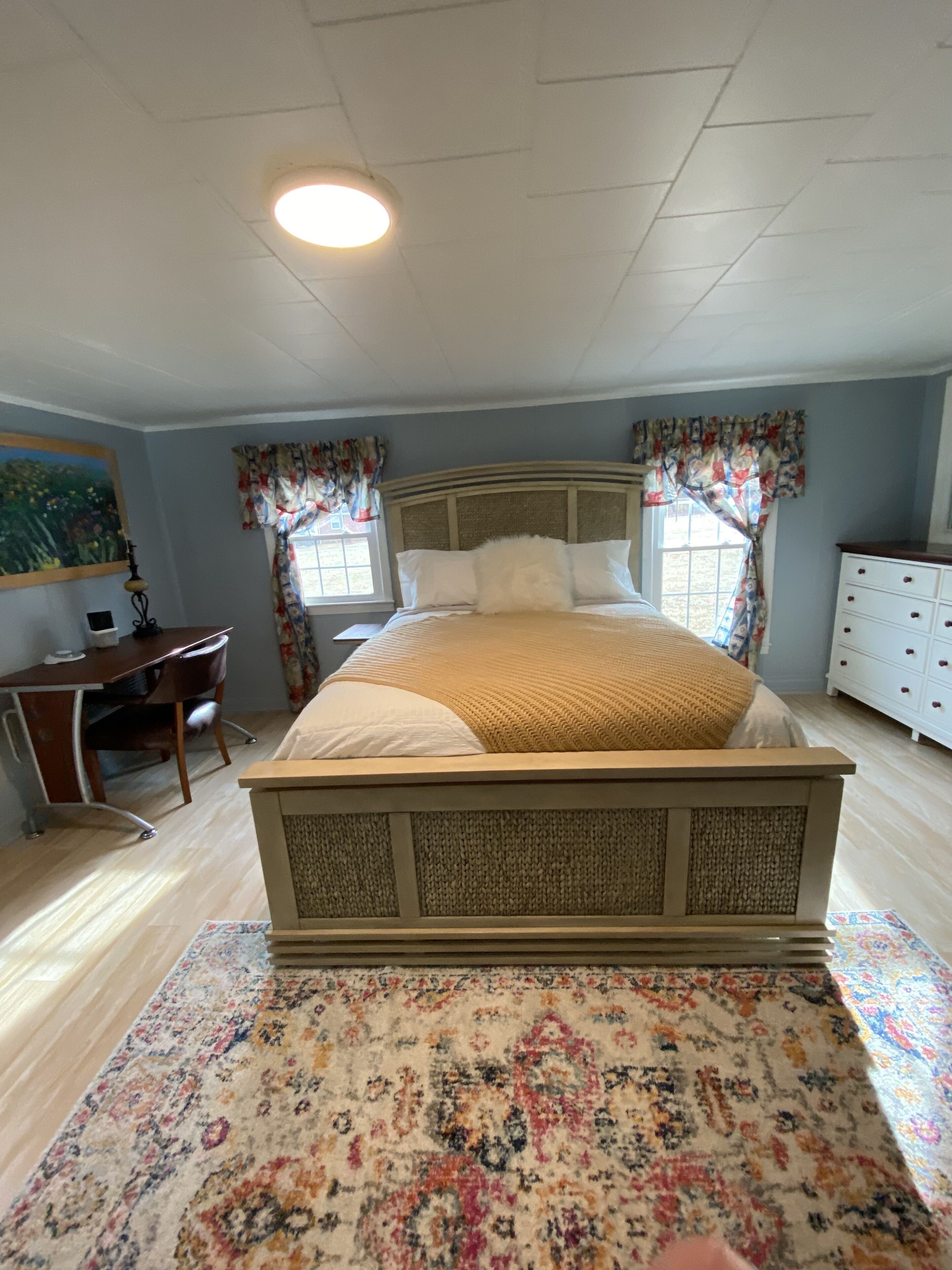 Simple comfort close to Winston & Vineyards