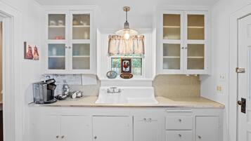 Cottage, 2 Bedrooms | Interior