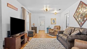 Cottage, 2 Bedrooms | Living area | Smart TV