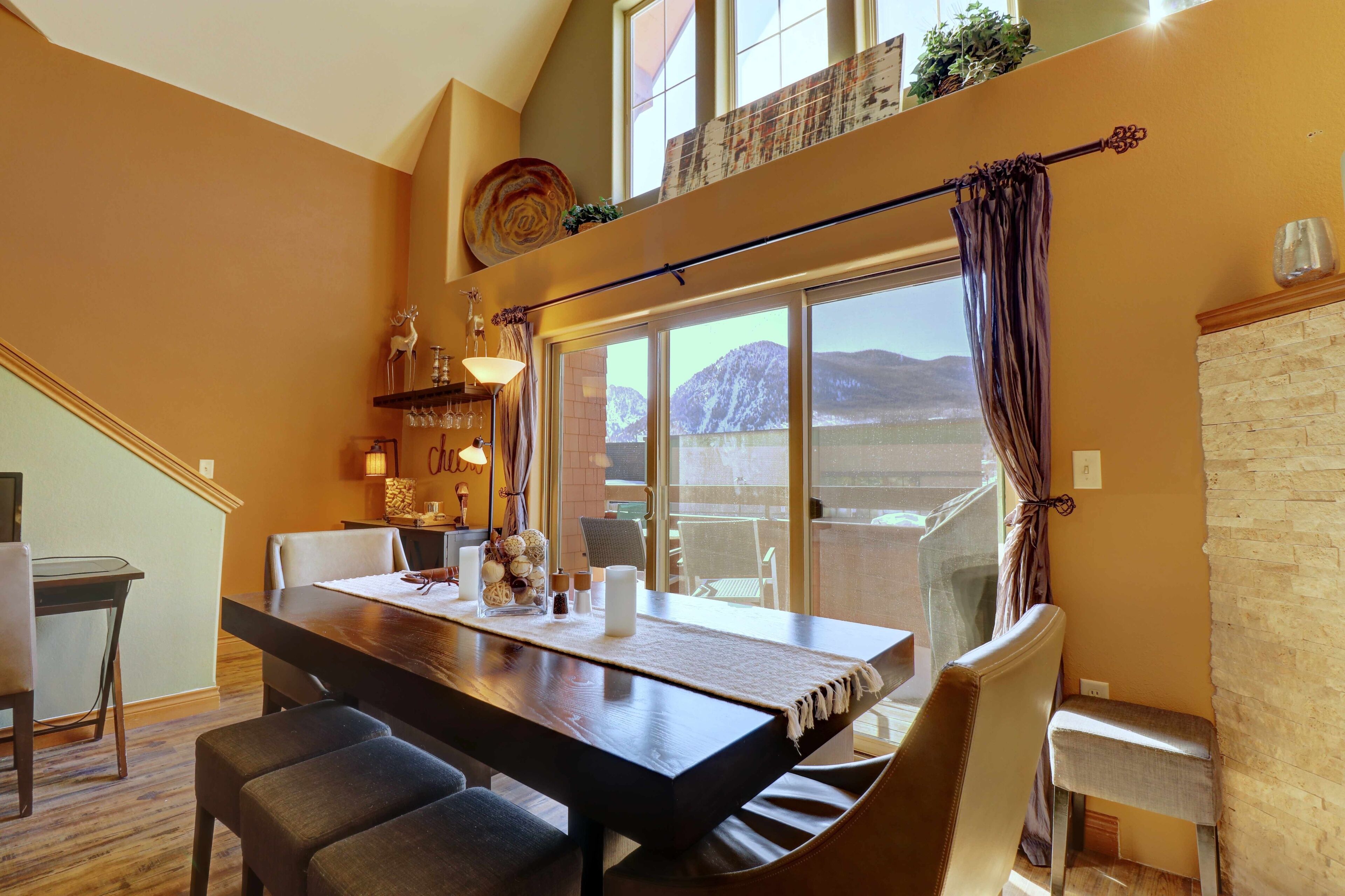 Condo, 2 Bedrooms | Dining