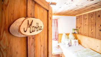 3 Schlafzimmer, Schreibtisch, Bügeleisen/Bügelbrett, kostenloses WLAN