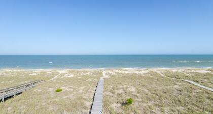 Oceanfront 3 BR Duplex with garage!