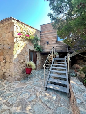 Property grounds - Charming villa in Palombaggia, sea view, heated pool, air conditioning (Porto-Vecchio)