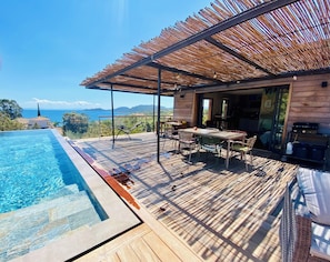 Outdoor pool, a heated pool - Charming villa in Palombaggia, sea view, heated pool, air conditioning (Porto-Vecchio)