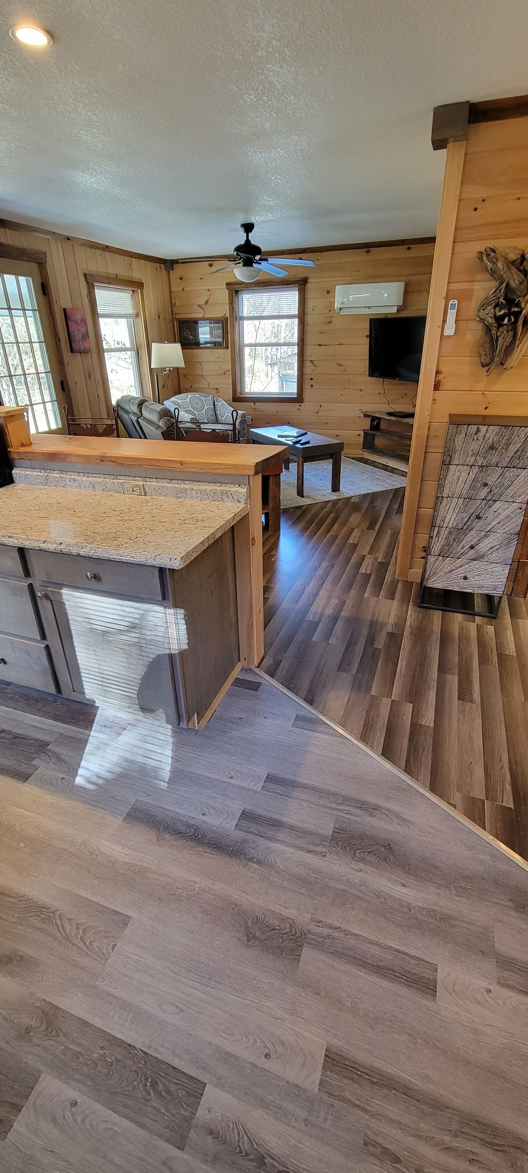 1/1  Cozy cabin Perfect for 2.