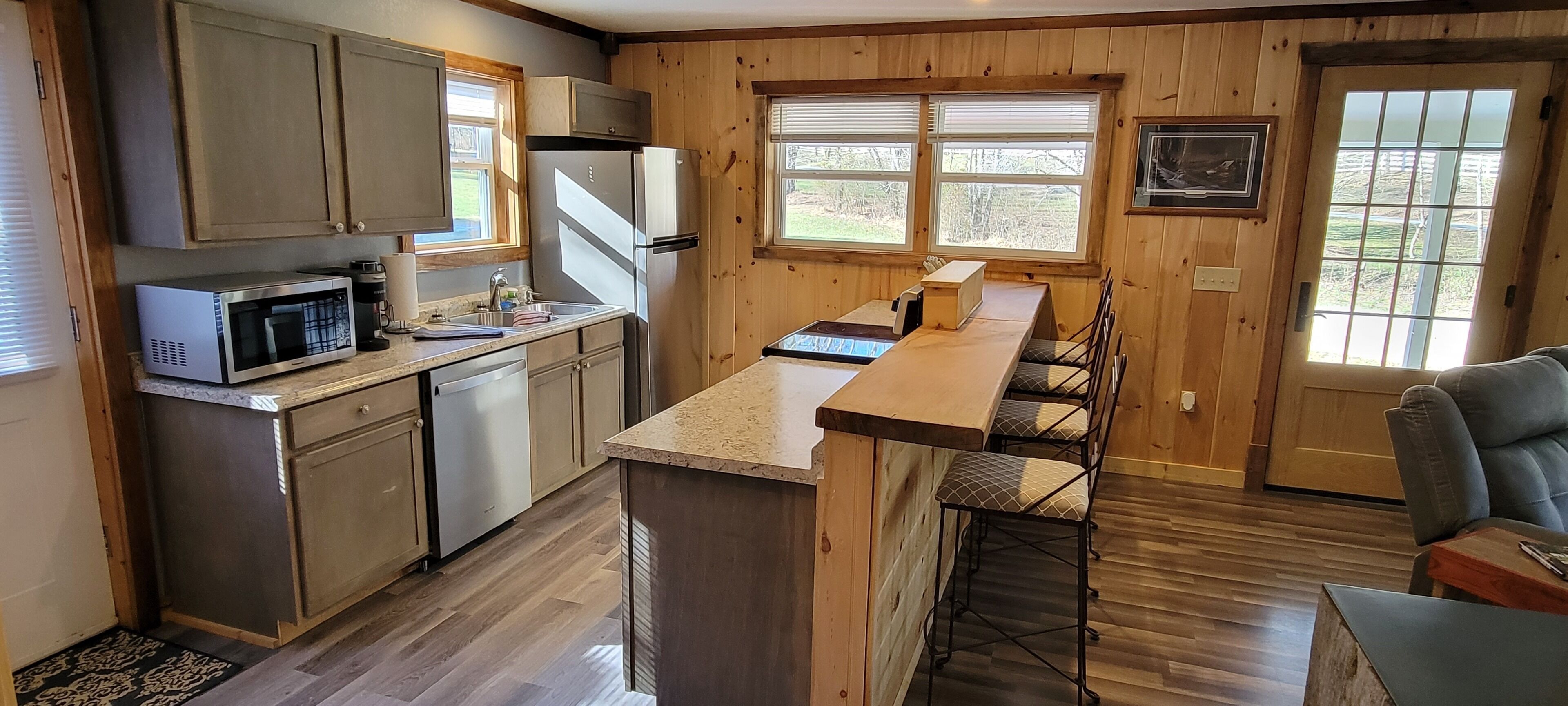 1/1  Cozy cabin Perfect for 2.