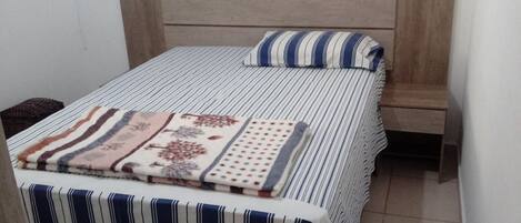 2 chambres, fer et planche Ă repasser, literie fournie