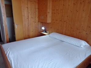 3 soveværelser, strygejern/strygebræt, sengetøj