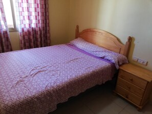 3 室のベッドルーム、アイロン / アイロン台、WiFi、ベッドシーツ