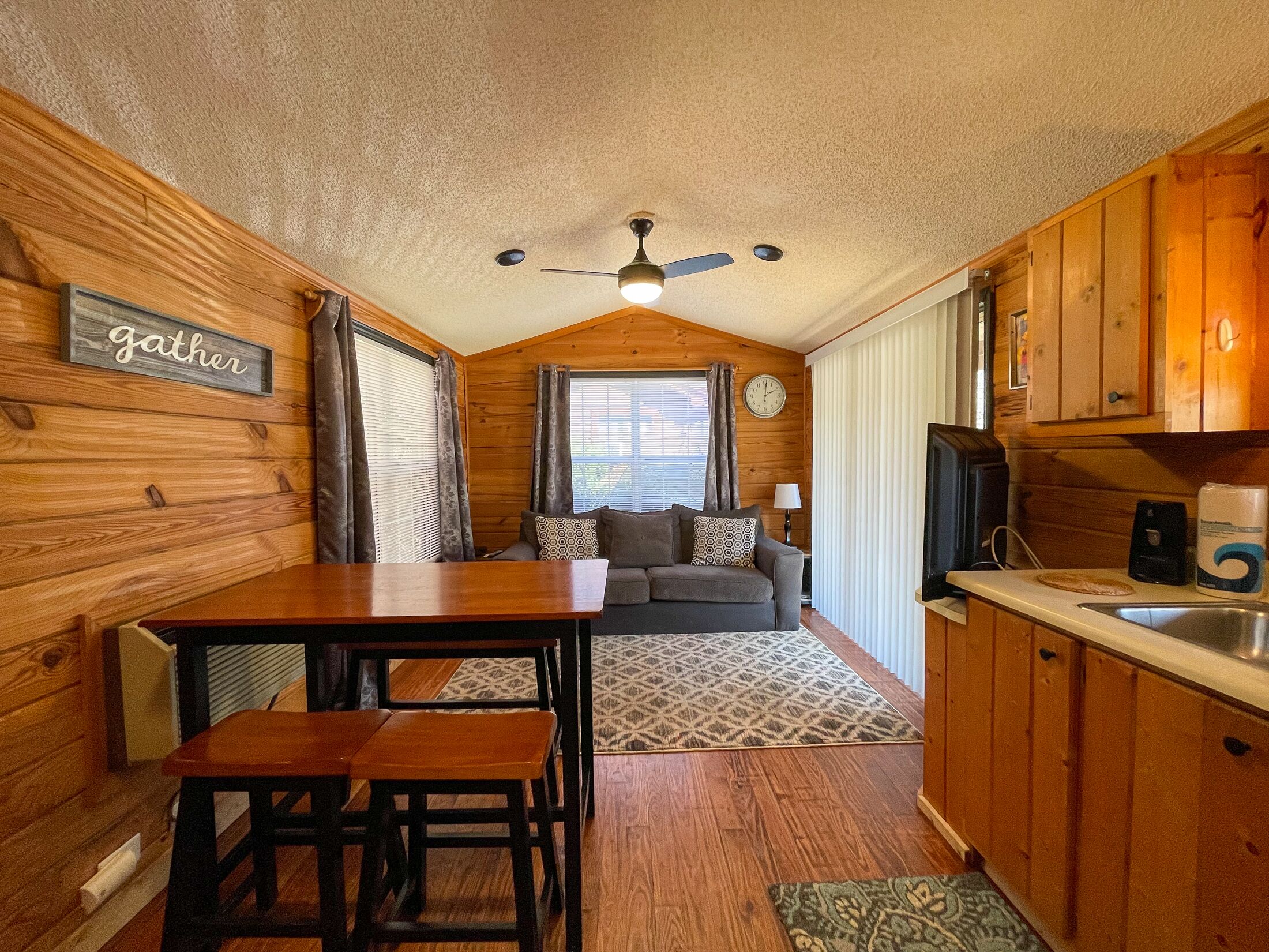 SPECIAL *Sept. 13th- Oct. 4th 20% off*10 minute drive to Cherokee