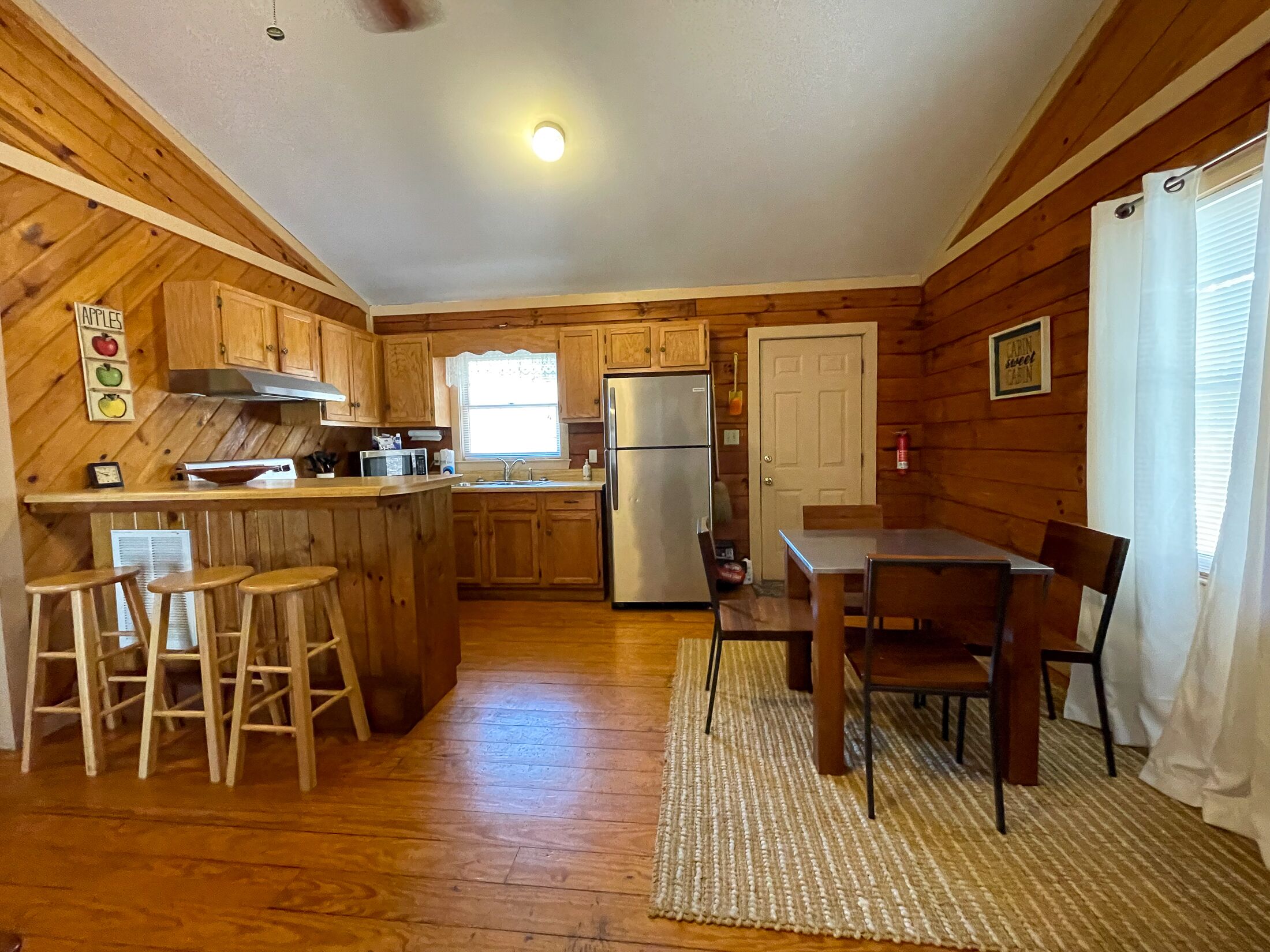 SPECIAL *Sept. 13th- Oct. 4th 20% off* -10 minutes to Cherokee.