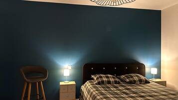 4 slaapkamers, een strijkplank/strijkijzer, gratis wifi, beddengoed