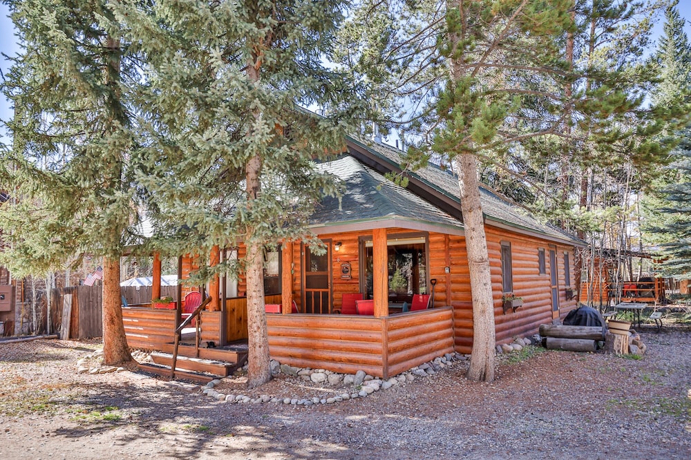 Cozy Cabin with Private Sandy Beach! Lemmon Lodge, Grand Lake