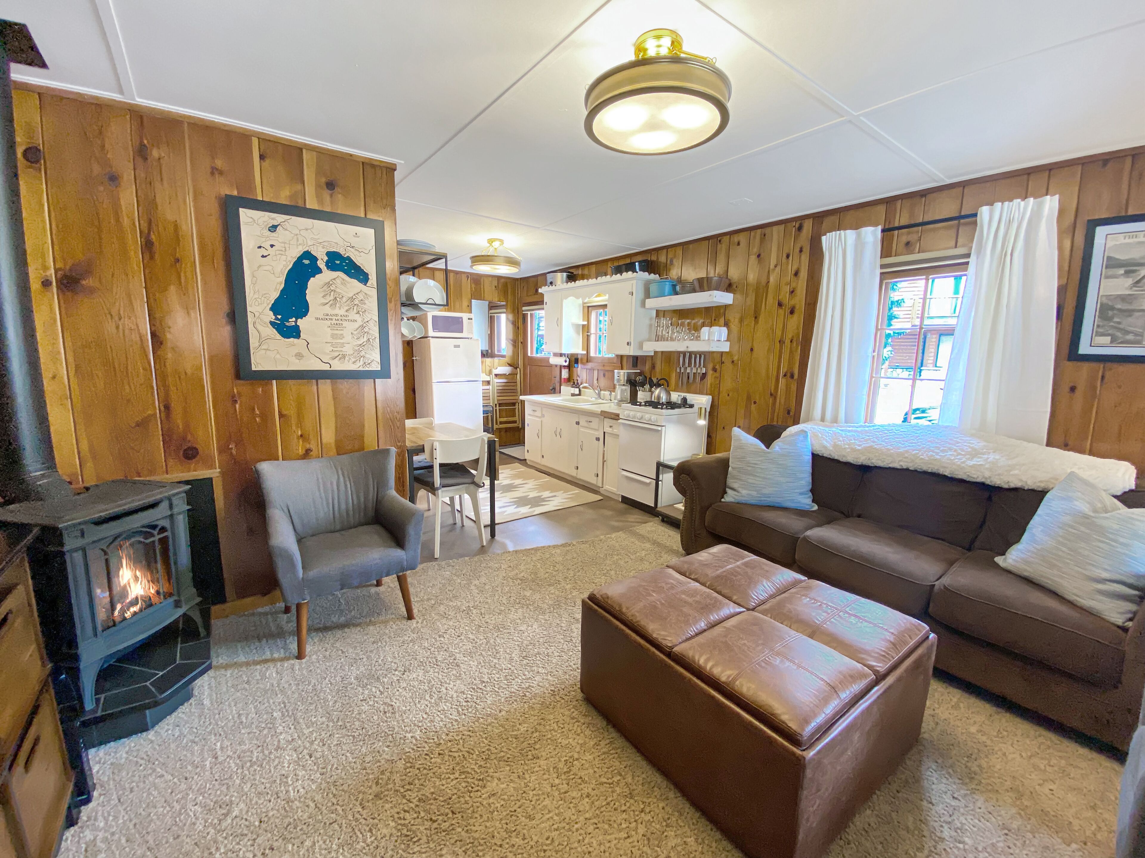 Cozy Cabin with Private Sandy Beach! Lemmon Lodge, Grand Lake