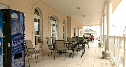 Great Place right on the beach!!