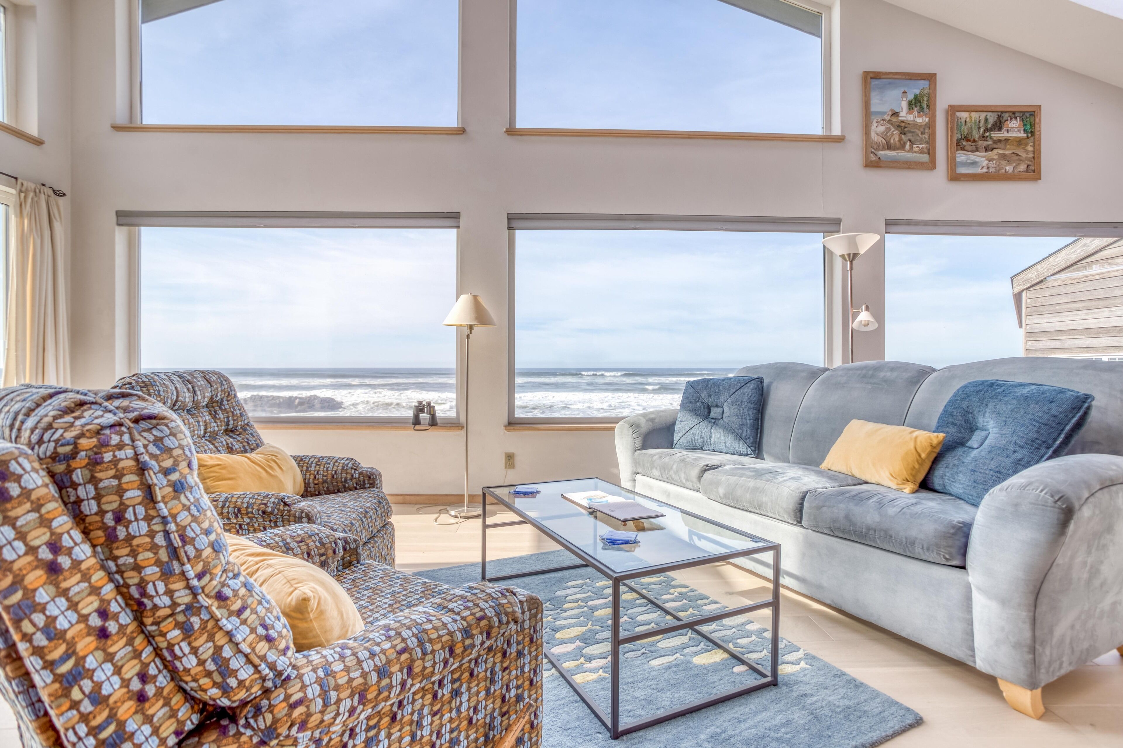 Bright, Updated, Oceanfront Beauty Puts Rugged Yachats Shore at Your Doorstep!