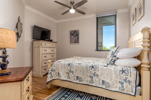 3 bedrooms, internet, bed sheets