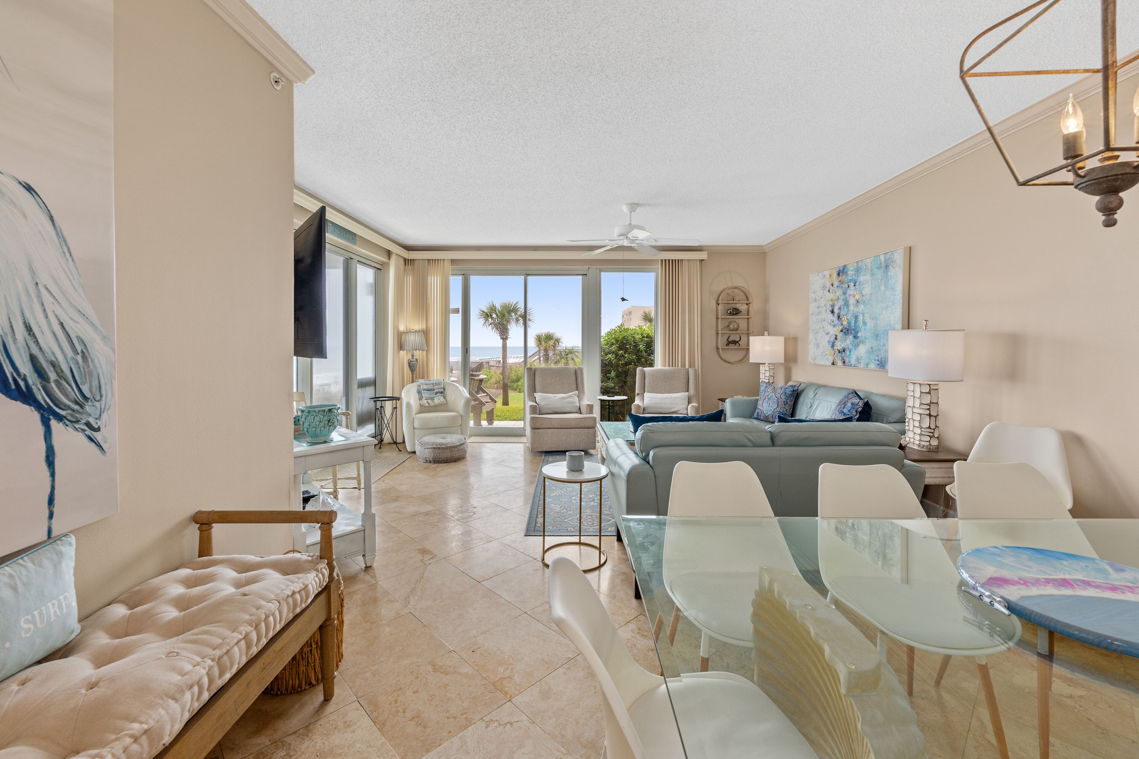 Private End Unit Right By The Beach- 4BR, 4BA: BEACH CHAIRS INCLUDED!