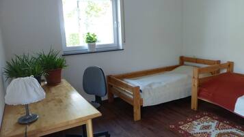 1 Schlafzimmer, Schreibtisch, WLAN, Bettwäsche