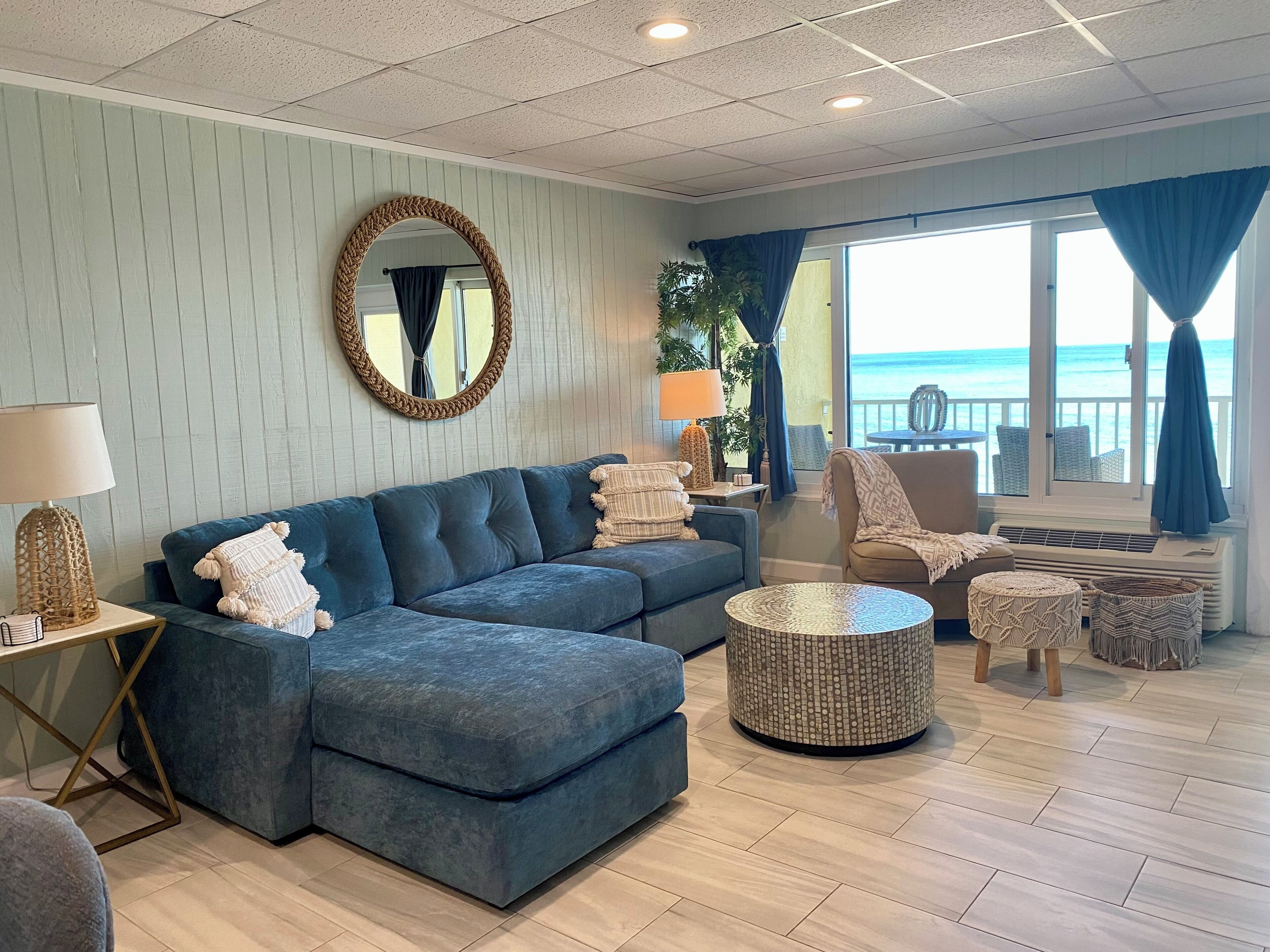 Boho Beach Retreat * Newly Renovated * Beachfront Condo Free Golf Everyday!