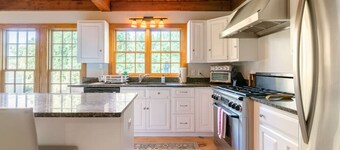 Spacious Getaway with Sauna Close to Newport & Beaches