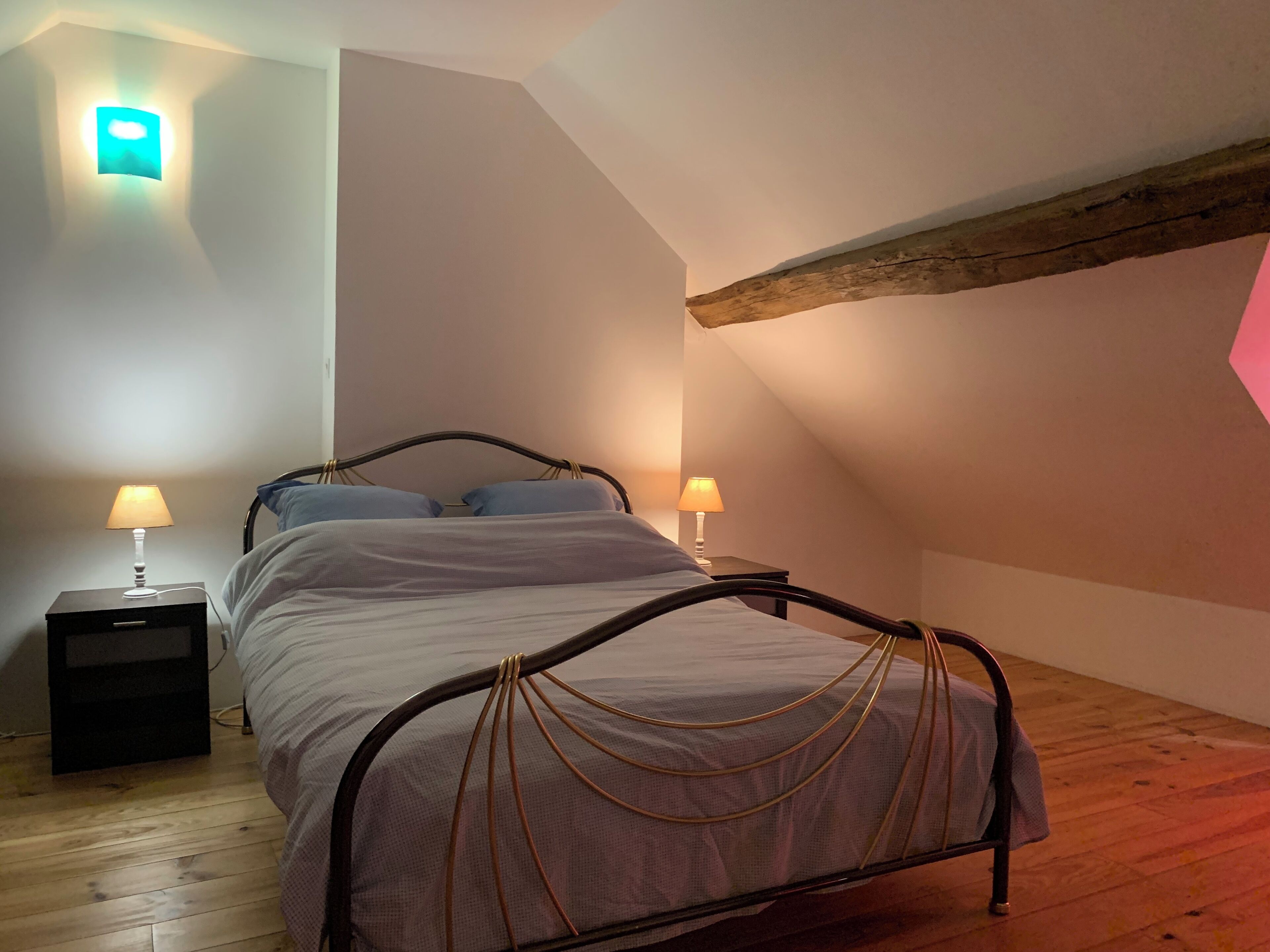 1 bedroom, bed sheets