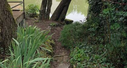 Pretty little house on the river Aron