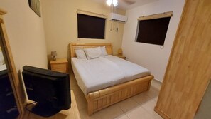 3 bedrooms, iron/ironing board, travel crib, free WiFi - Vacation house with pool 1-6 persons (Paradera)