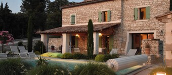 Stone house, private pool, panoramic view, close to the Gorges de l'Ardèche