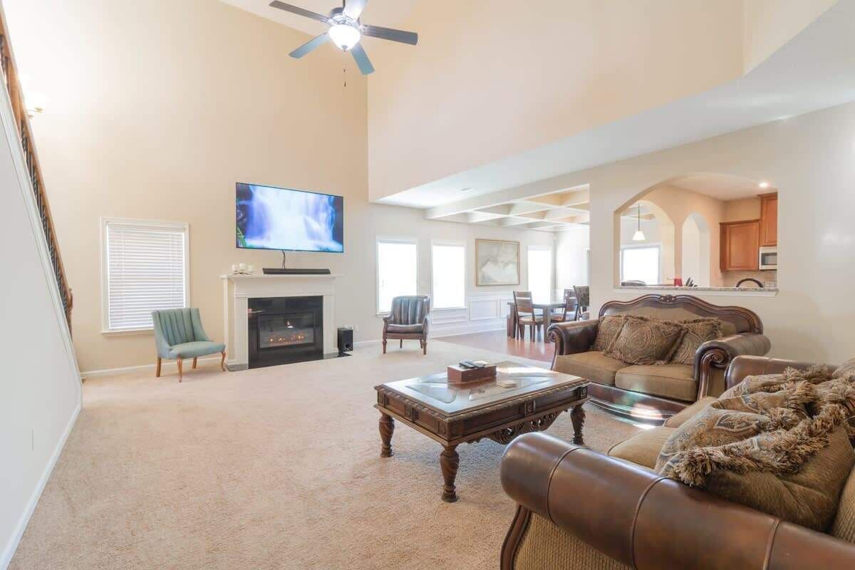 Comfy and Modern! - Wistful on Wisteria Lane