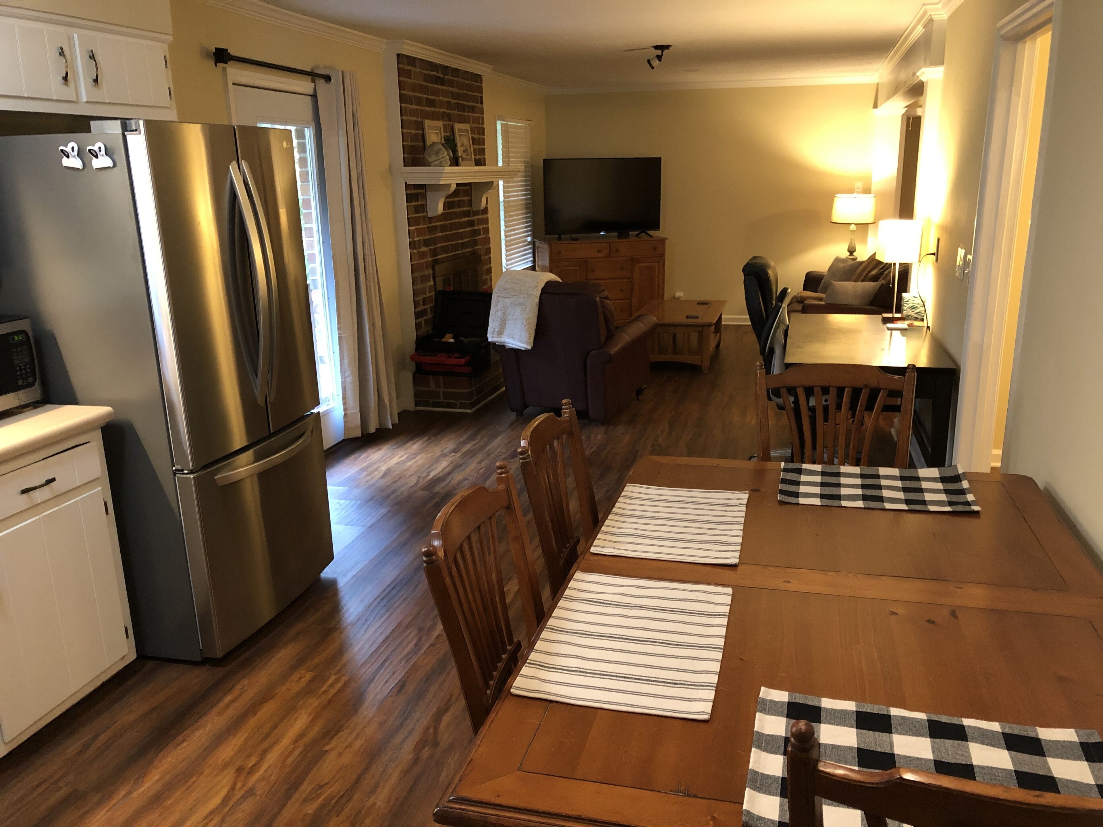 Cozy Home in Great Neighborhood