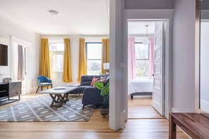 TV, Netflix, streaming services, offices