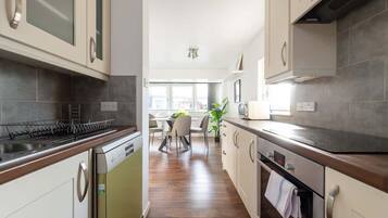 Fridge, microwave, oven, dishwasher