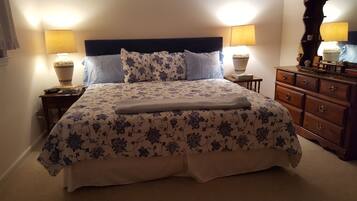 5 bedrooms, desk, iron/ironing board, free WiFi