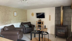 TV - Gîte " Le Chai " Domaine Métairie des Gâcheries -Piscine-Dordogne/Perigord Vert (Bouvet Island)